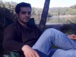 İnşaat bekçisi beton mikserinin altına can verdi