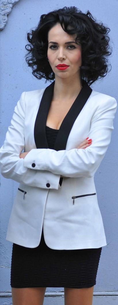 Dizi İçin Saçlarını Kestirip Siyaha Boyattı…