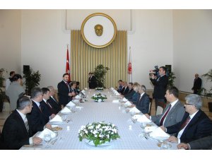 Özden, "Temaslarımızın doyurucu, verimli ve güzel geçmesini diliyorum"