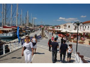 Marmaris Belediyesinden Teknelere hizmet