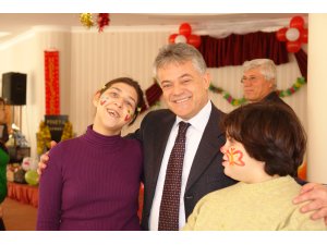 Başkan Acar engellileri unutmadı