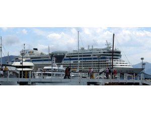 ‘yüzen ada’ 2833 turist getirdi