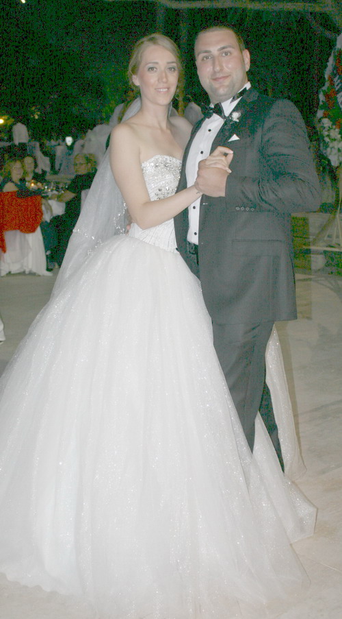 Çağlar Ailesinden Yılın Düğünü