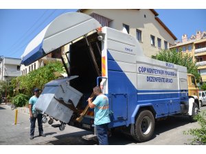 Marmaris genelinde 400 çöp konteynırı temizliyor