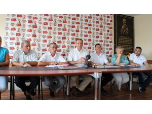 Marmaris'te ''Evsel Katı Atık Ücreti Tarifesi'' tartışması sürüyor.