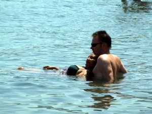 Afrika sıcakları ile plajlar şenlendi