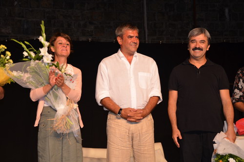 YILMAZ ÖZDİL, HAYRANLARIYLA İZLEDİ