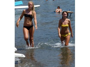 Marmaris’te bunaltıcı sıcaklar etkisini devam ettiriyor