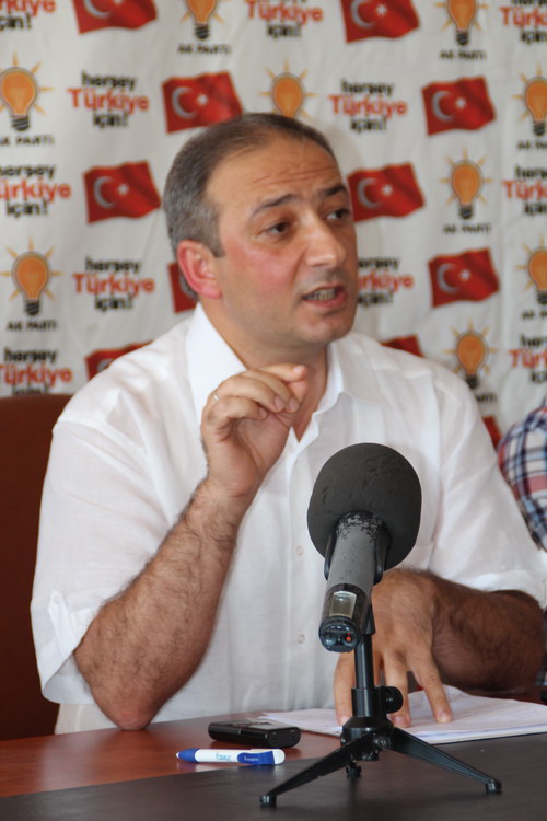 Mete “CHP Şeytan Taşlıyor.  Biz Hizmet Üretiyoruz”