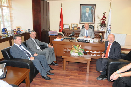 Armutala'ın Konuk Belediye Başkanları Başkan Ünlü'yü Ziyaret Etti