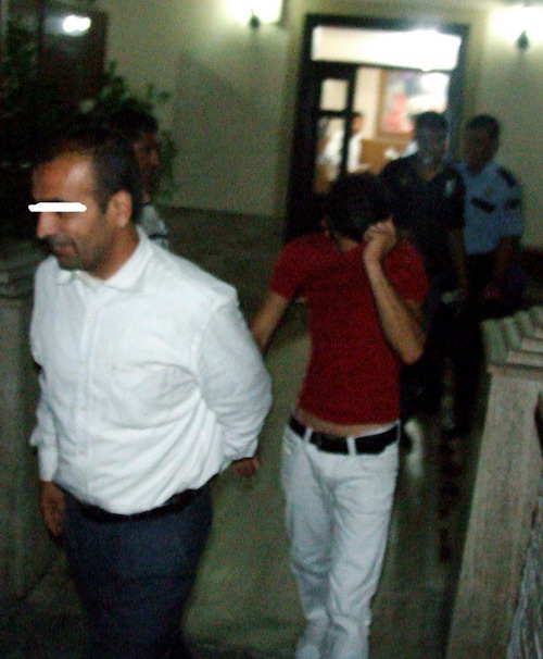 Polisin dikkatiyle zehir taciri kardeşler yakalandı