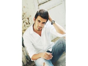 Tv ve Sinema Sektöründe gelecek vaad eden bir yüz.