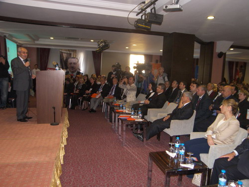 ERDEM : CUMHURİYET HİZMETLERLE KUTLANIR