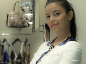 Türkiye`nin Genç ve Başarılı Moda Tasarımcısı Ayşe Sarıkaya Röportajını Gündem Gazetesi Köşe Yazarı Emir Keşan`a Verdi...