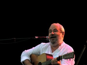 Bülent Ortaçgil söyleyecek, 81 il muzikicinefes.com’la aynı anda dinleyecek