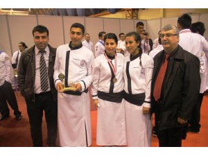 İçmeler Turizm Meslek Yüksekokulu, Aşçılık Yarışmasında Türkiye üçüncüsü oldu.