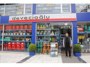 Devecioğlu Ticaret yeni yerinde hizmete açıldı.