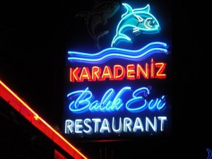 Hamsiyi uçuruyor, turşuyu kavuruyor
