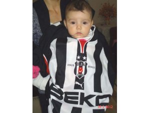 Minik Elif'i Komutanın Ceketi Isıttı