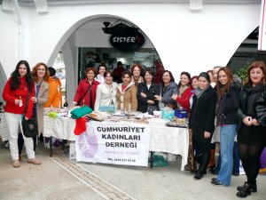 Marmaris Yali Lions Kulübü üyeleri; Durmak yok, eğitime devam diyor.