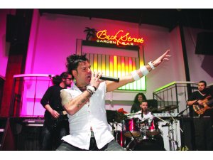 Asrın artık Backstreet Garden Bar’da