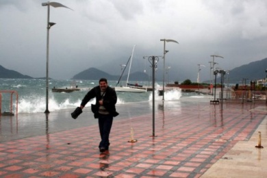 Marmaris sağanak yağıştan etkilenmedi