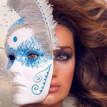 Tuğba Özay ile Show Life