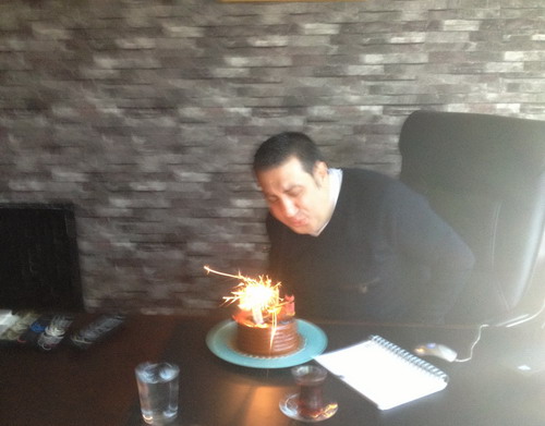 Kamuran Kayra’ya Sürpriz Doğum Günü kutlaması