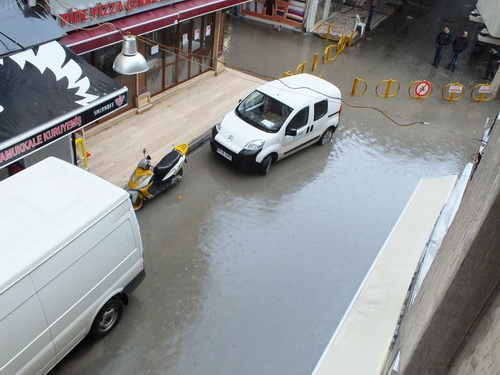 Sabah kış kıyamet, öğleden sonra günlük güneşlik