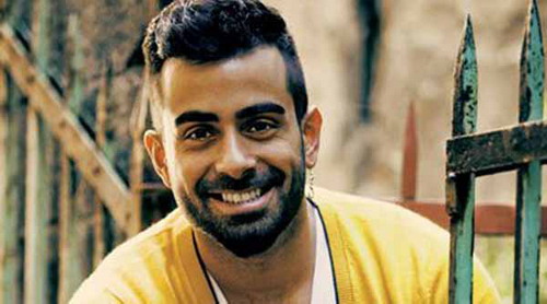 Ünlü sanatçı snowboard yaparken düştü