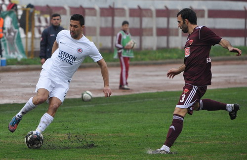 Zorlu deplasmandan 1 puan çıktı…