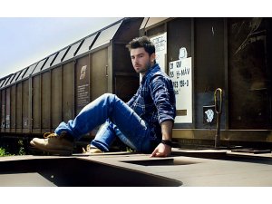 Madonna'nın dublörlğünü ve dansçılığını yapan Suzy'den dans dersleri almaya başladı