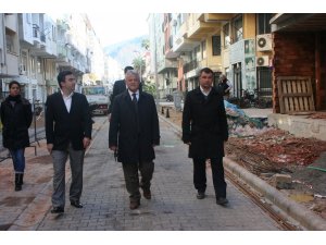 Sokakları yenilenen vatandaşlardan Acar’a teşekkür