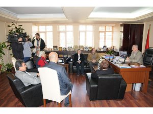 CHP Yöneticileri Başkan Ünlü'ye Kutlama Ziyaretinde Bulundu