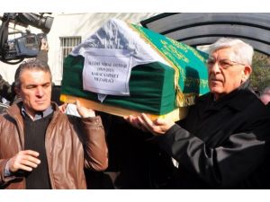 Kayınvalidesinin cenazesine katıldı