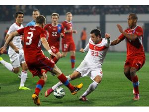 Manisa'daki özel maçta milliler yenildi