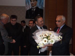 “Kutsal Topraklarda Osmanlı İzleri-Mekke Medine” isimli Konferansa ilgi yoğun oldu.