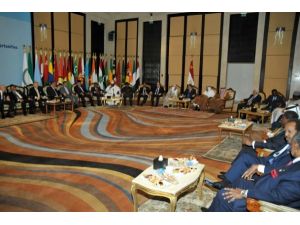 "Zirve"de 4'lü iletişim grubu daveti