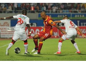 Arena'da zirve mücadelesi