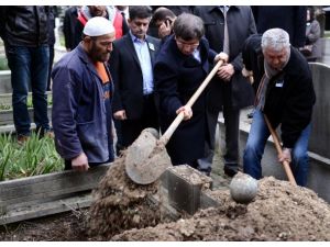 Öğretmenini son yolculuğuna uğurladı