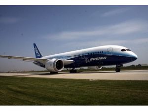 Boeing 787 Dreamliner test uçuşu yaptı
