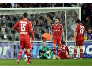 Beşiktaş hem atıyor, hem yiyor