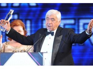 Tekin Akmansoy vefat etti