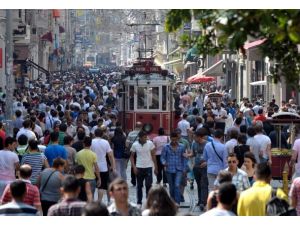 Erkek nüfusundaki artış sürüyor