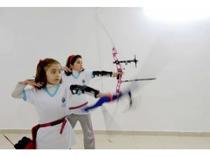 "Yayları" boylarından büyük okçular