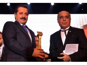 'En İyi Bakan'Çelik, 'En İyi Siyasetçi' Bağış
