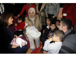Emine Erdoğan'dan çocuk yuvası ziyareti