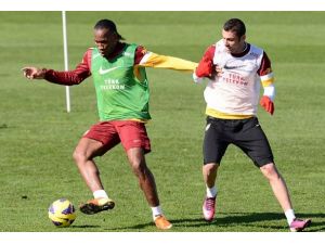 Burak takımla çalıştı