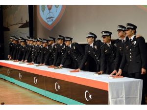 Libyalı polisler diplomalarını aldı
