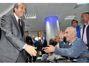 Akülü sandelye dağıttılar